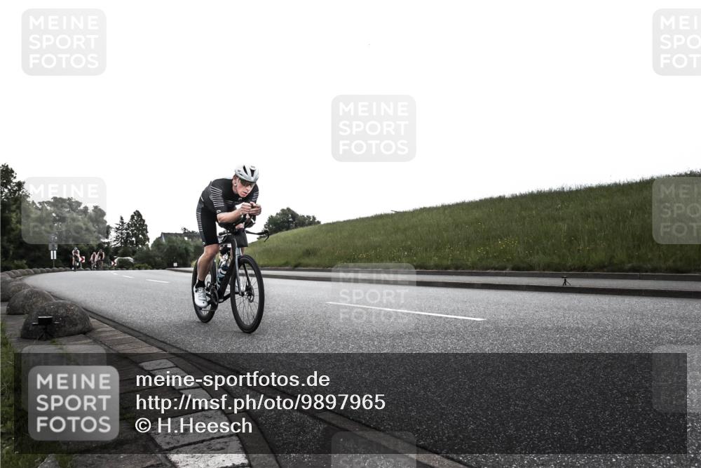 21.06.2026 - 29. Vierlanden-Triathlon H.Heesch http://msf.ph/oto/9897965 21.06.2026 09:34:03 Radfahren 70, 153 meine-sportfotos.de