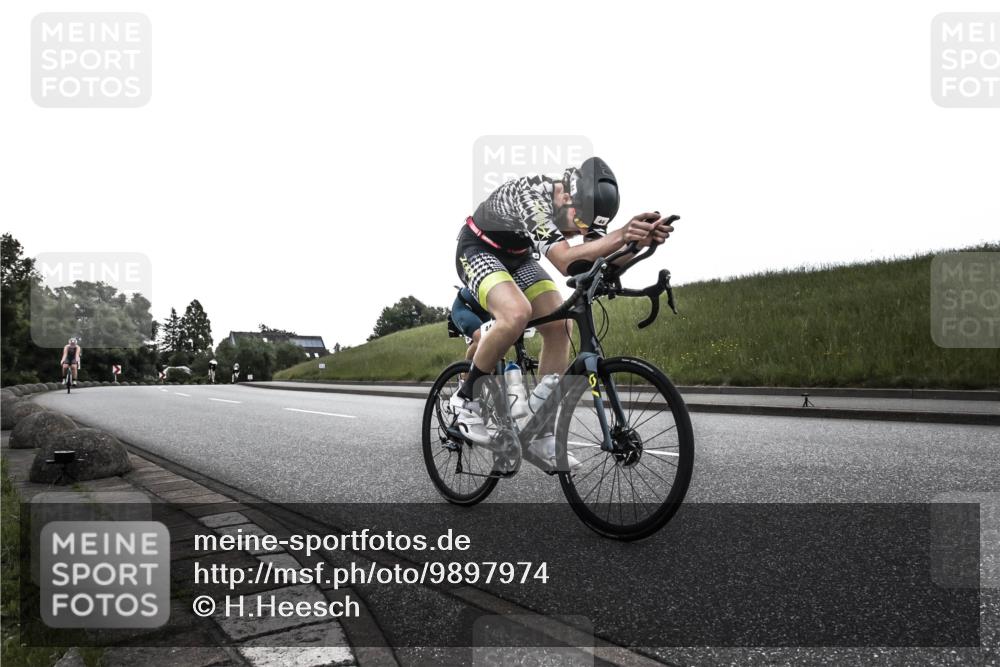 21.06.2026 - 29. Vierlanden-Triathlon H.Heesch http://msf.ph/oto/9897974 21.06.2026 09:34:08 Radfahren 39, 44, 70, 296 meine-sportfotos.de