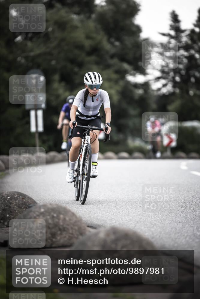 21.06.2026 - 29. Vierlanden-Triathlon H.Heesch http://msf.ph/oto/9897981 21.06.2026 10:03:57 Radfahren 35, 142, 161, 181, 238, 257, 271, 337, 362 meine-sportfotos.de