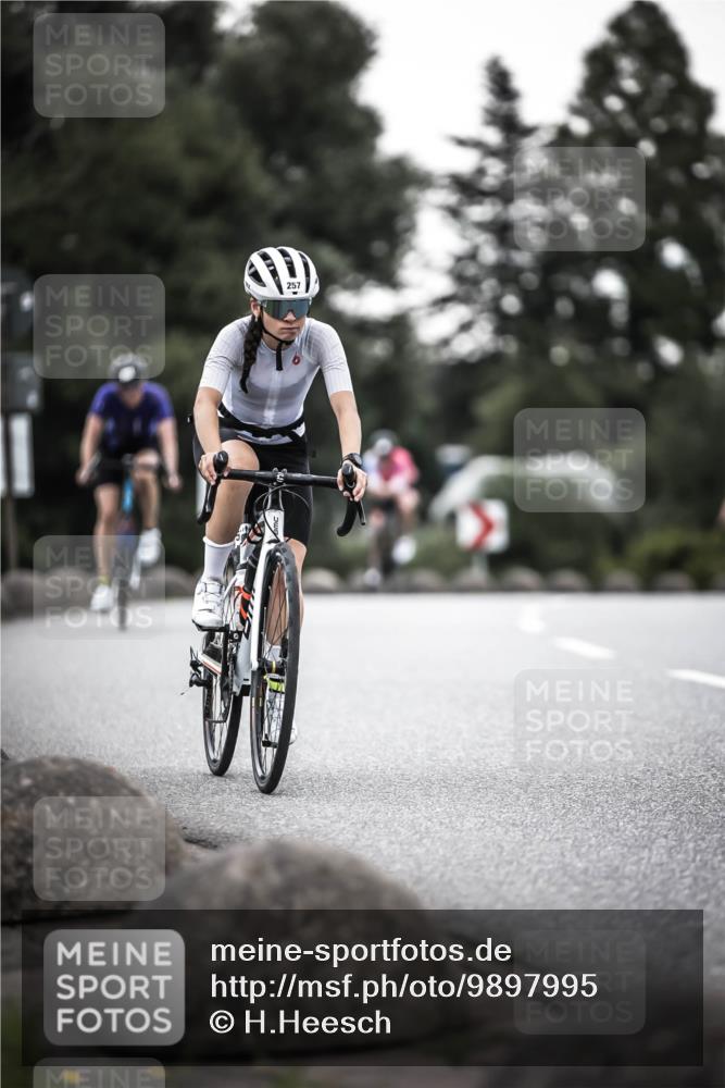 21.06.2026 - 29. Vierlanden-Triathlon H.Heesch http://msf.ph/oto/9897995 21.06.2026 10:03:57 Radfahren 35, 142, 161, 181, 238, 257, 271, 337, 362 meine-sportfotos.de
