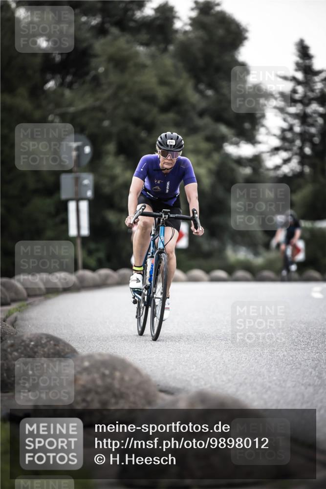 21.06.2026 - 29. Vierlanden-Triathlon H.Heesch http://msf.ph/oto/9898012 21.06.2026 10:03:59 Radfahren 142, 151, 161, 181, 257, 271, 337 meine-sportfotos.de