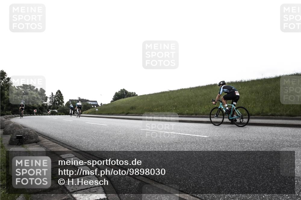 21.06.2026 - 29. Vierlanden-Triathlon H.Heesch http://msf.ph/oto/9898030 21.06.2026 09:39:27 Radfahren 92, 100 meine-sportfotos.de