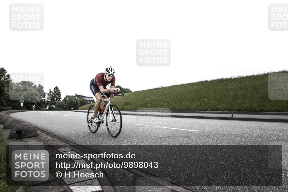 21.06.2026 - 29. Vierlanden-Triathlon H.Heesch http://msf.ph/oto/9898043 21.06.2026 09:41:09 Radfahren 126 meine-sportfotos.de