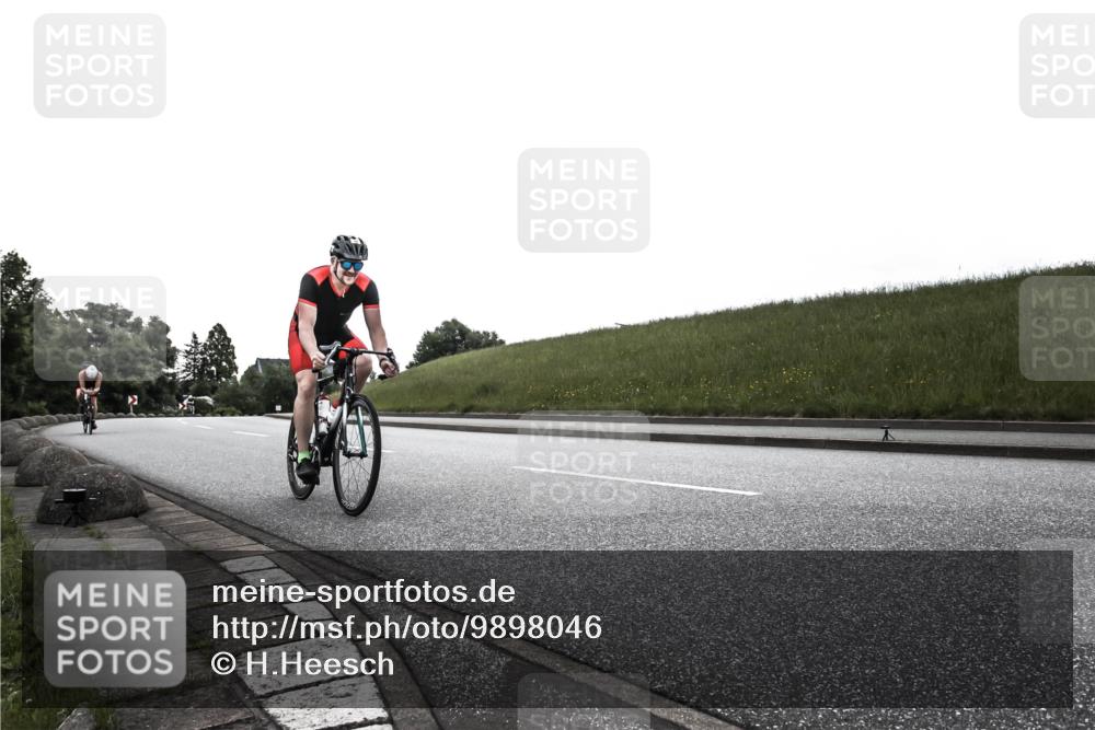 21.06.2026 - 29. Vierlanden-Triathlon H.Heesch http://msf.ph/oto/9898046 21.06.2026 09:41:44 Radfahren 41, 48, 146, 1353 meine-sportfotos.de