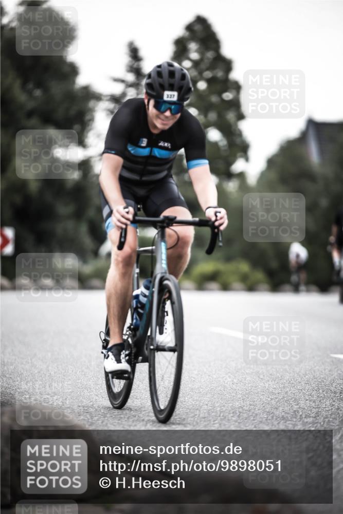 21.06.2026 - 29. Vierlanden-Triathlon H.Heesch http://msf.ph/oto/9898051 21.06.2026 10:04:05 Radfahren 142, 151, 154, 181, 337 meine-sportfotos.de