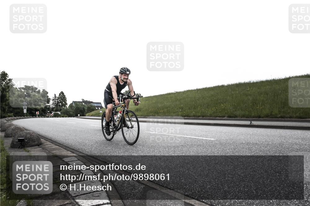 21.06.2026 - 29. Vierlanden-Triathlon H.Heesch http://msf.ph/oto/9898061 21.06.2026 09:43:04 Radfahren 9, 204 meine-sportfotos.de
