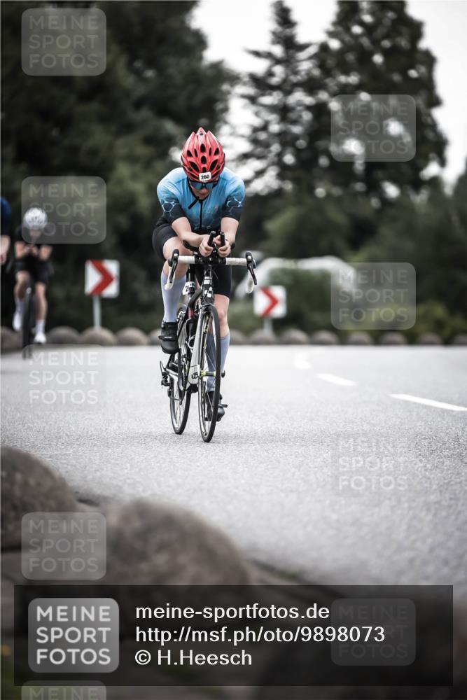 21.06.2026 - 29. Vierlanden-Triathlon H.Heesch http://msf.ph/oto/9898073 21.06.2026 10:04:19 Radfahren 75, 90, 260, 324, 350, 379 meine-sportfotos.de