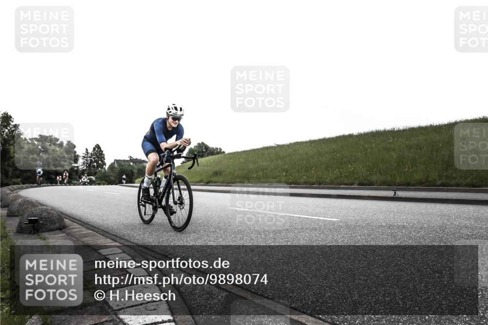21.06.2026 - 29. Vierlanden-Triathlon H.Heesch http://msf.ph/oto/9898074 21.06.2026 09:44:34 Radfahren 16, 63, 94, 98, 107, 302 meine-sportfotos.de
