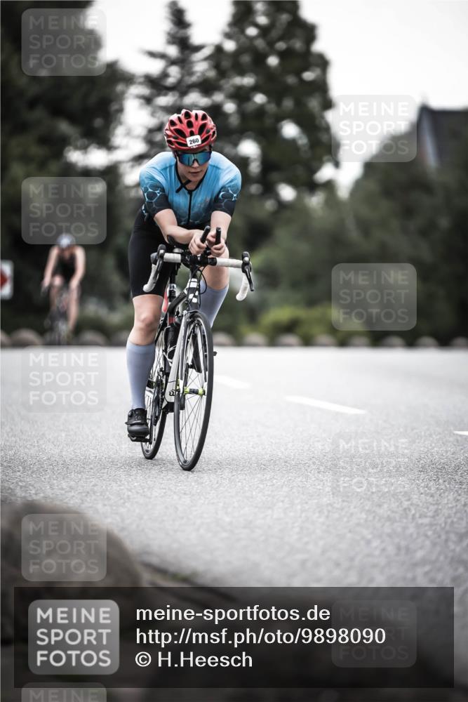 21.06.2026 - 29. Vierlanden-Triathlon H.Heesch http://msf.ph/oto/9898090 21.06.2026 10:04:19 Radfahren 75, 90, 260, 324, 350, 379 meine-sportfotos.de