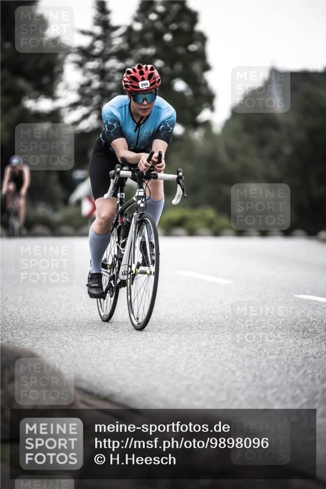 21.06.2026 - 29. Vierlanden-Triathlon H.Heesch http://msf.ph/oto/9898096 21.06.2026 10:04:19 Radfahren 75, 90, 260, 324, 350, 379 meine-sportfotos.de