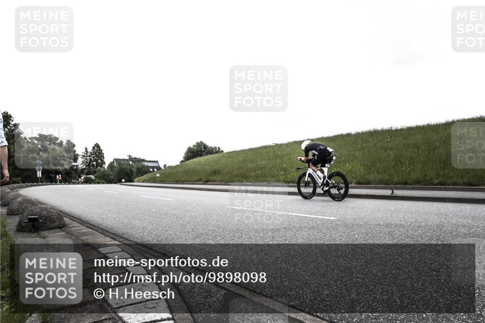 21.06.2026 - 29. Vierlanden-Triathlon H.Heesch http://msf.ph/oto/9898098 21.06.2026 09:47:17 Radfahren 291 meine-sportfotos.de