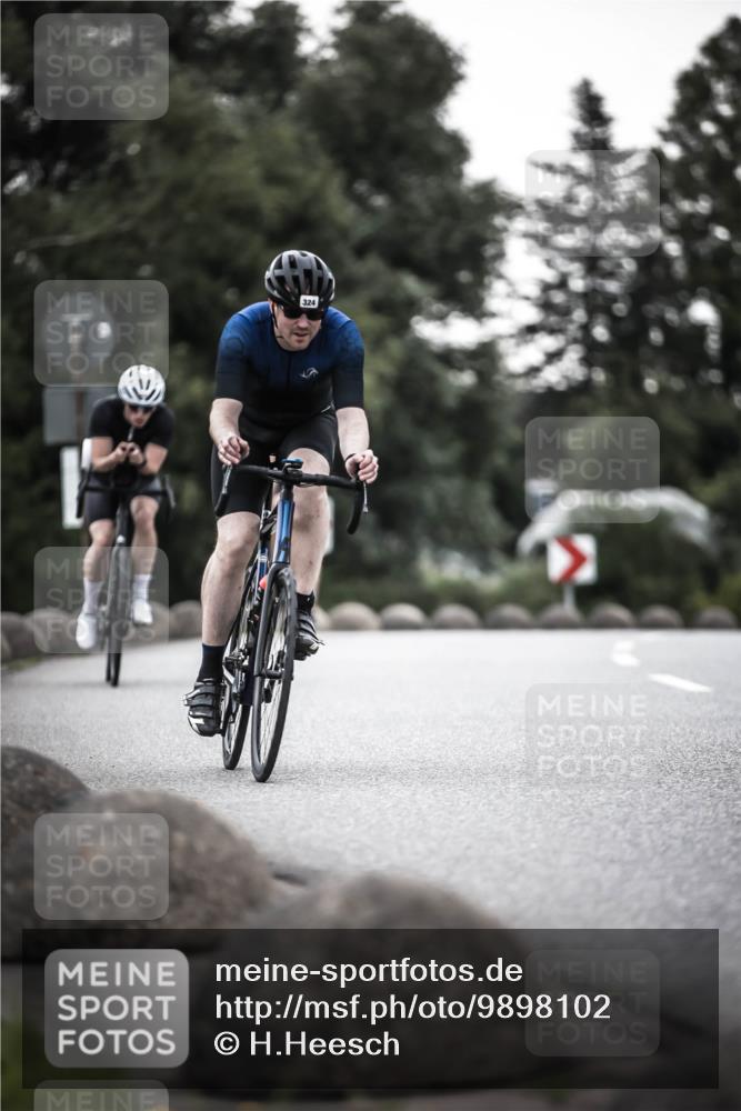 21.06.2026 - 29. Vierlanden-Triathlon H.Heesch http://msf.ph/oto/9898102 21.06.2026 10:04:20 Radfahren 75, 90, 260, 324, 350, 379 meine-sportfotos.de