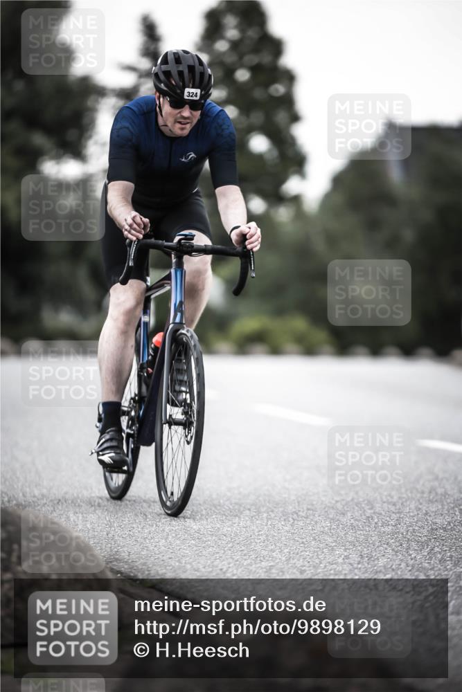 21.06.2026 - 29. Vierlanden-Triathlon H.Heesch http://msf.ph/oto/9898129 21.06.2026 10:04:20 Radfahren 75, 90, 260, 324, 350, 379 meine-sportfotos.de