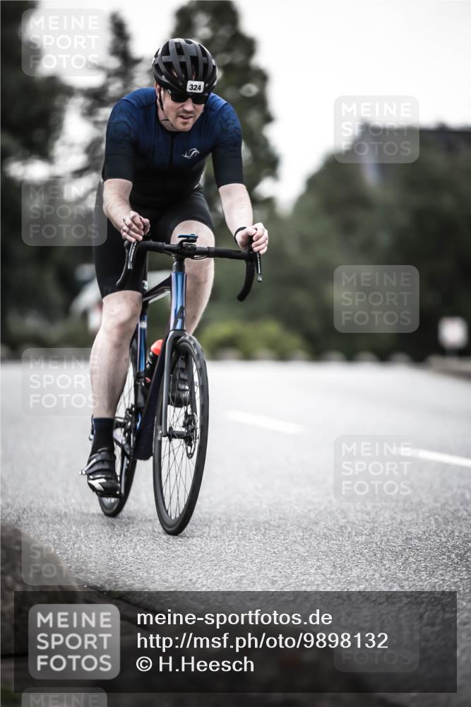 21.06.2026 - 29. Vierlanden-Triathlon H.Heesch http://msf.ph/oto/9898132 21.06.2026 10:04:21 Radfahren 44, 75, 90, 260, 324, 350, 379 meine-sportfotos.de