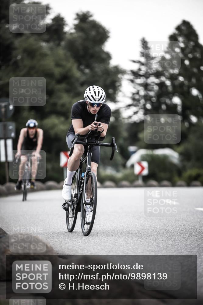 21.06.2026 - 29. Vierlanden-Triathlon H.Heesch http://msf.ph/oto/9898139 21.06.2026 10:04:21 Radfahren 44, 75, 90, 260, 324, 350, 379 meine-sportfotos.de
