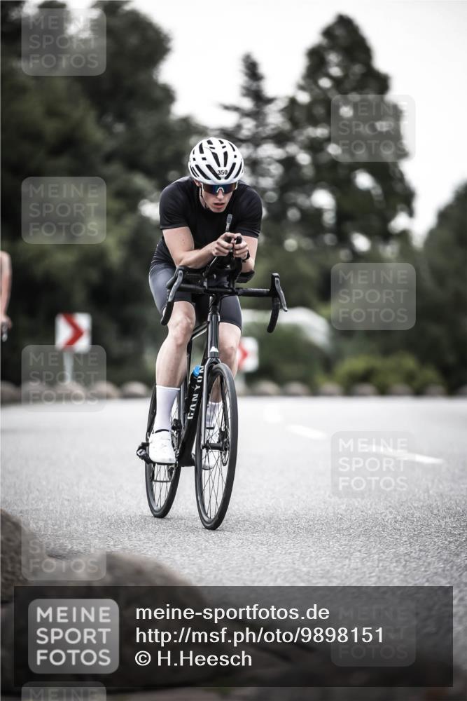 21.06.2026 - 29. Vierlanden-Triathlon H.Heesch http://msf.ph/oto/9898151 21.06.2026 10:04:22 Radfahren 44, 75, 90, 260, 324, 350, 379 meine-sportfotos.de
