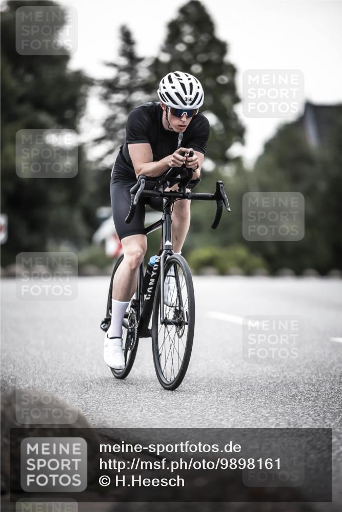21.06.2026 - 29. Vierlanden-Triathlon H.Heesch http://msf.ph/oto/9898161 21.06.2026 10:04:22 Radfahren 44, 75, 90, 260, 324, 350, 379 meine-sportfotos.de