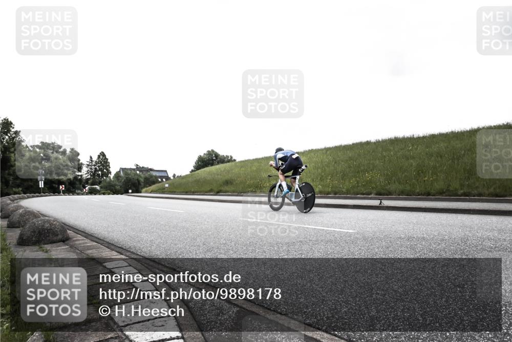 21.06.2026 - 29. Vierlanden-Triathlon H.Heesch http://msf.ph/oto/9898178 21.06.2026 09:48:14 Radfahren 13, 233 meine-sportfotos.de