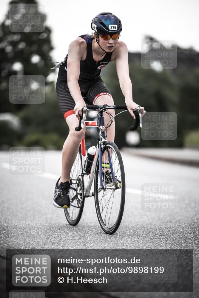 21.06.2026 - 29. Vierlanden-Triathlon H.Heesch http://msf.ph/oto/9898199 21.06.2026 10:04:24 Radfahren 44, 75, 350, 379 meine-sportfotos.de