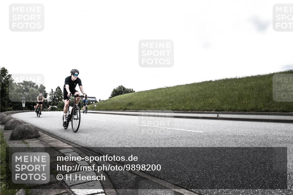 21.06.2026 - 29. Vierlanden-Triathlon H.Heesch http://msf.ph/oto/9898200 21.06.2026 09:49:49 Radfahren 8, 64, 272 meine-sportfotos.de