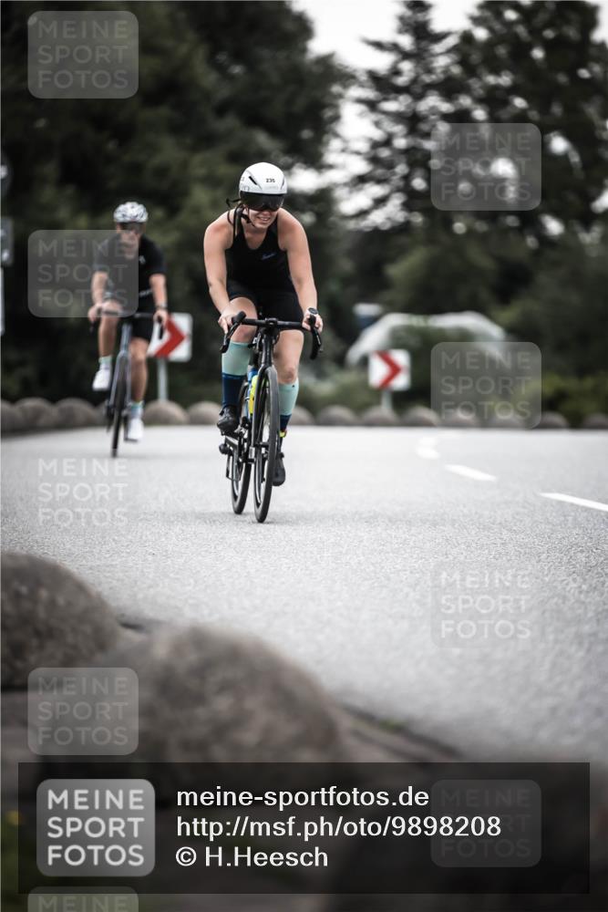21.06.2026 - 29. Vierlanden-Triathlon H.Heesch http://msf.ph/oto/9898208 21.06.2026 10:04:37 Radfahren 47, 235, 389 meine-sportfotos.de
