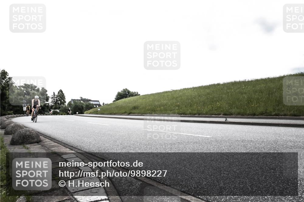 21.06.2026 - 29. Vierlanden-Triathlon H.Heesch http://msf.ph/oto/9898227 21.06.2026 09:49:58 Radfahren 92, 217, 221, 229 meine-sportfotos.de