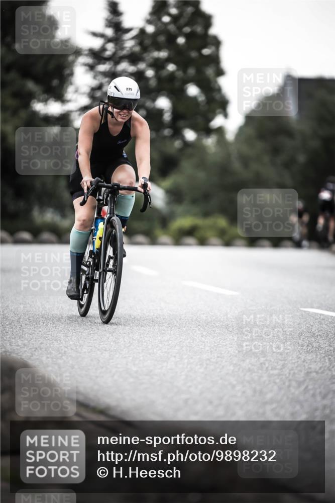21.06.2026 - 29. Vierlanden-Triathlon H.Heesch http://msf.ph/oto/9898232 21.06.2026 10:04:38 Radfahren 47, 235, 307, 389 meine-sportfotos.de