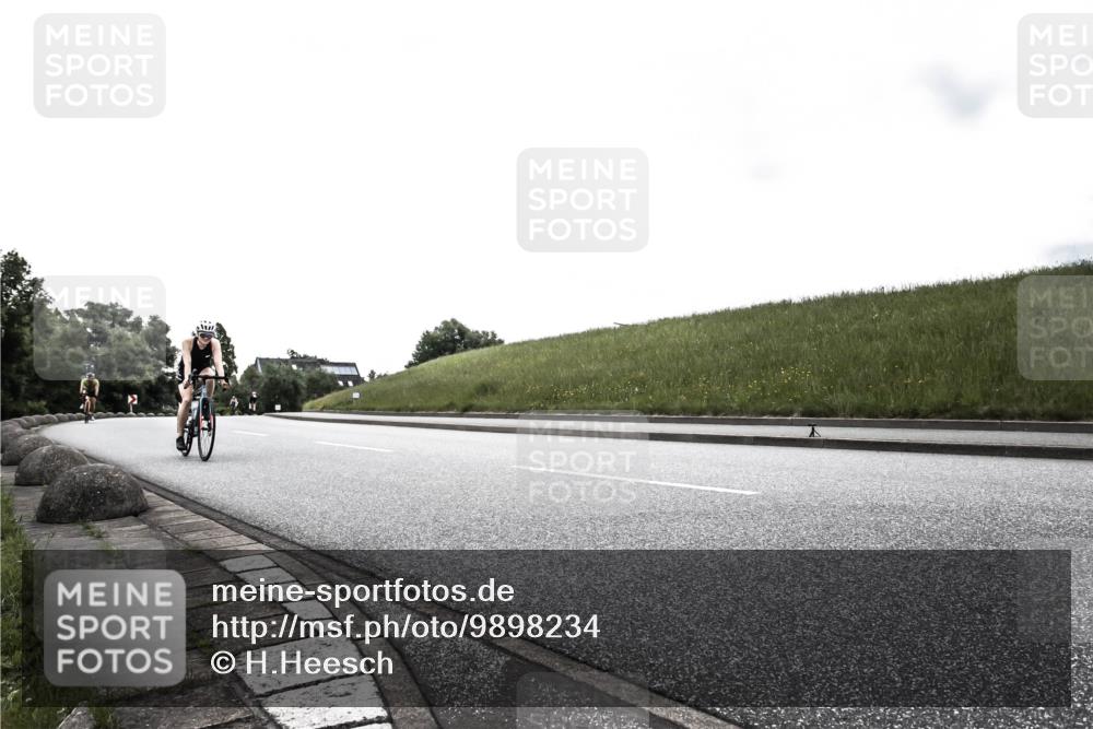 21.06.2026 - 29. Vierlanden-Triathlon H.Heesch http://msf.ph/oto/9898234 21.06.2026 09:49:58 Radfahren 92, 217, 221, 229 meine-sportfotos.de