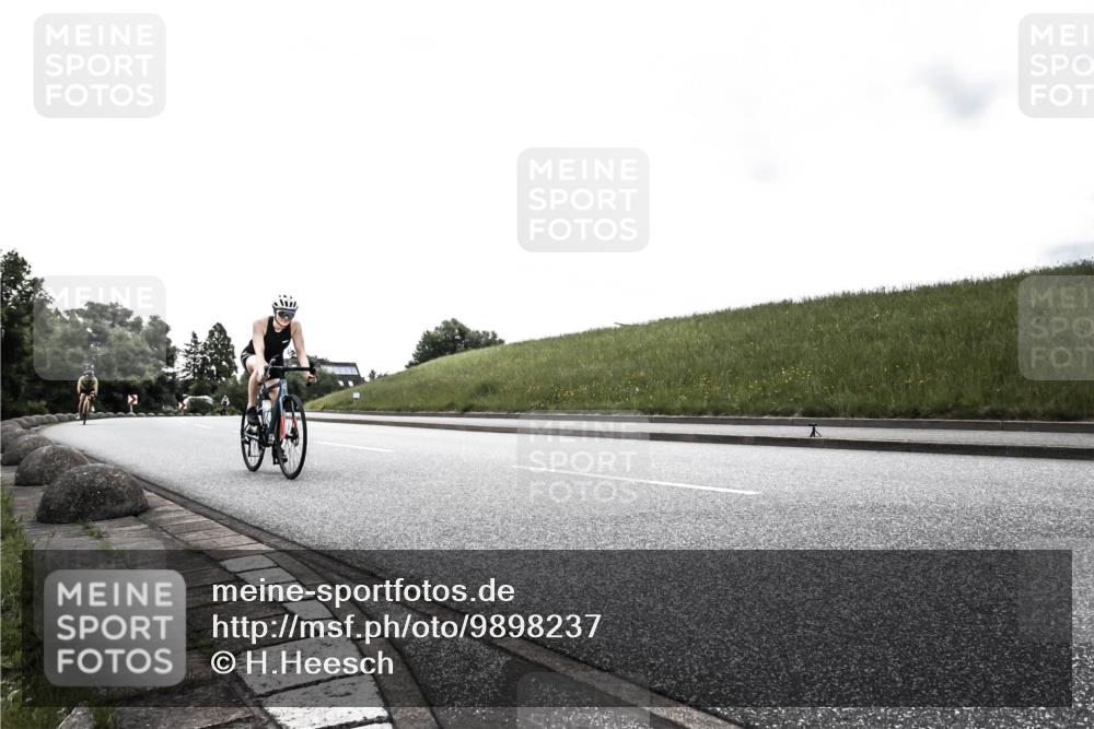 21.06.2026 - 29. Vierlanden-Triathlon H.Heesch http://msf.ph/oto/9898237 21.06.2026 09:49:59 Radfahren 92, 217, 221, 229 meine-sportfotos.de