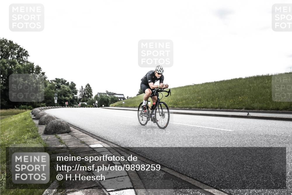 21.06.2026 - 29. Vierlanden-Triathlon H.Heesch http://msf.ph/oto/9898259 21.06.2026 09:53:00 Radfahren 108, 287 meine-sportfotos.de