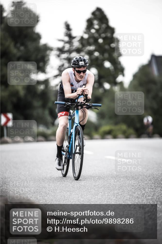21.06.2026 - 29. Vierlanden-Triathlon H.Heesch http://msf.ph/oto/9898286 21.06.2026 10:04:47 Radfahren 86, 174, 307, 329, 365 meine-sportfotos.de