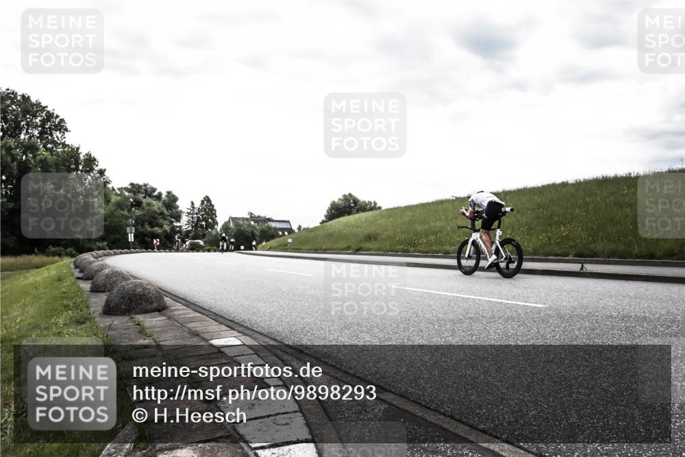 21.06.2026 - 29. Vierlanden-Triathlon H.Heesch http://msf.ph/oto/9898293 21.06.2026 09:53:59 Radfahren 55, 227, 257 meine-sportfotos.de