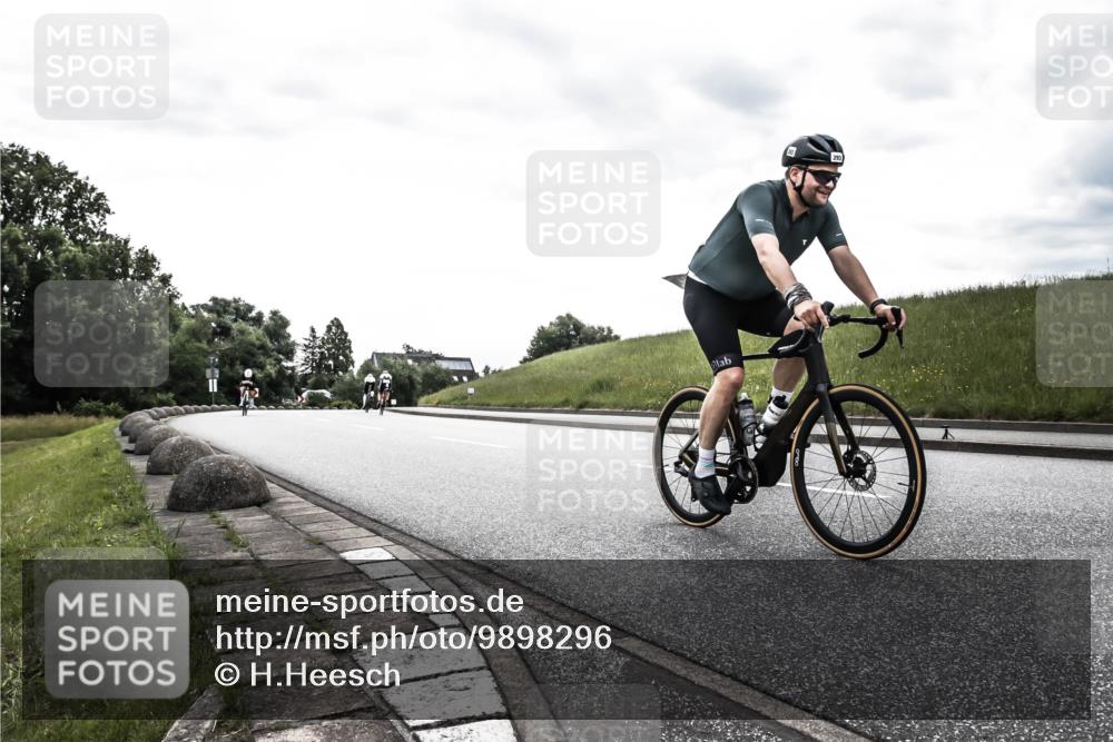 21.06.2026 - 29. Vierlanden-Triathlon H.Heesch http://msf.ph/oto/9898296 21.06.2026 09:54:58 Radfahren 148, 292, 293 meine-sportfotos.de