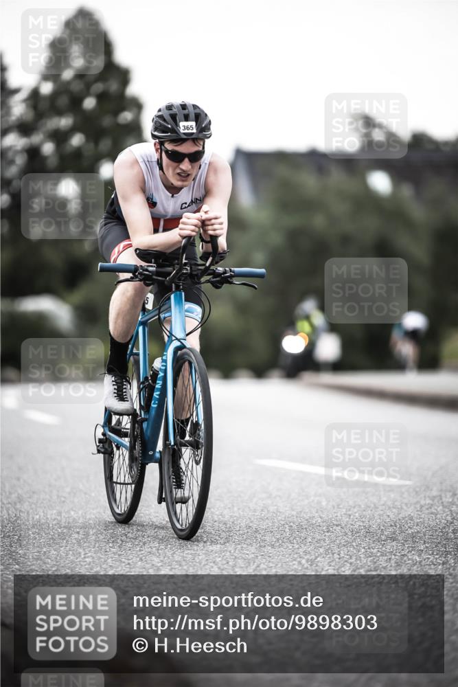 21.06.2026 - 29. Vierlanden-Triathlon H.Heesch http://msf.ph/oto/9898303 21.06.2026 10:04:48 Radfahren 86, 174, 307, 329, 365 meine-sportfotos.de