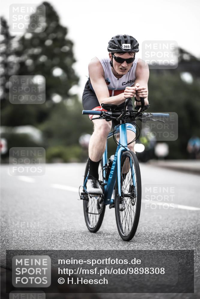 21.06.2026 - 29. Vierlanden-Triathlon H.Heesch http://msf.ph/oto/9898308 21.06.2026 10:04:48 Radfahren 86, 174, 307, 329, 365 meine-sportfotos.de