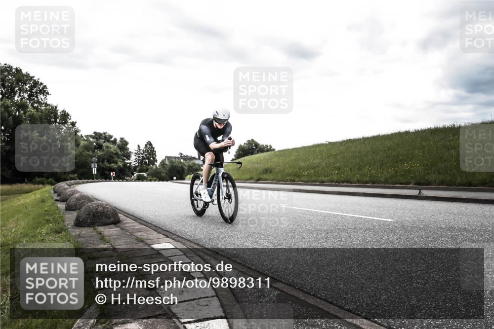 21.06.2026 - 29. Vierlanden-Triathlon H.Heesch http://msf.ph/oto/9898311 21.06.2026 09:56:23 Radfahren 14 meine-sportfotos.de