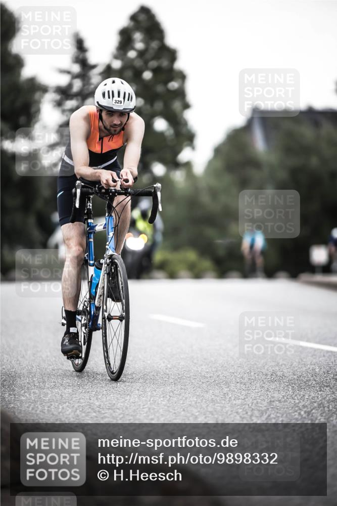 21.06.2026 - 29. Vierlanden-Triathlon H.Heesch http://msf.ph/oto/9898332 21.06.2026 10:04:50 Radfahren 86, 174, 329, 352, 365 meine-sportfotos.de