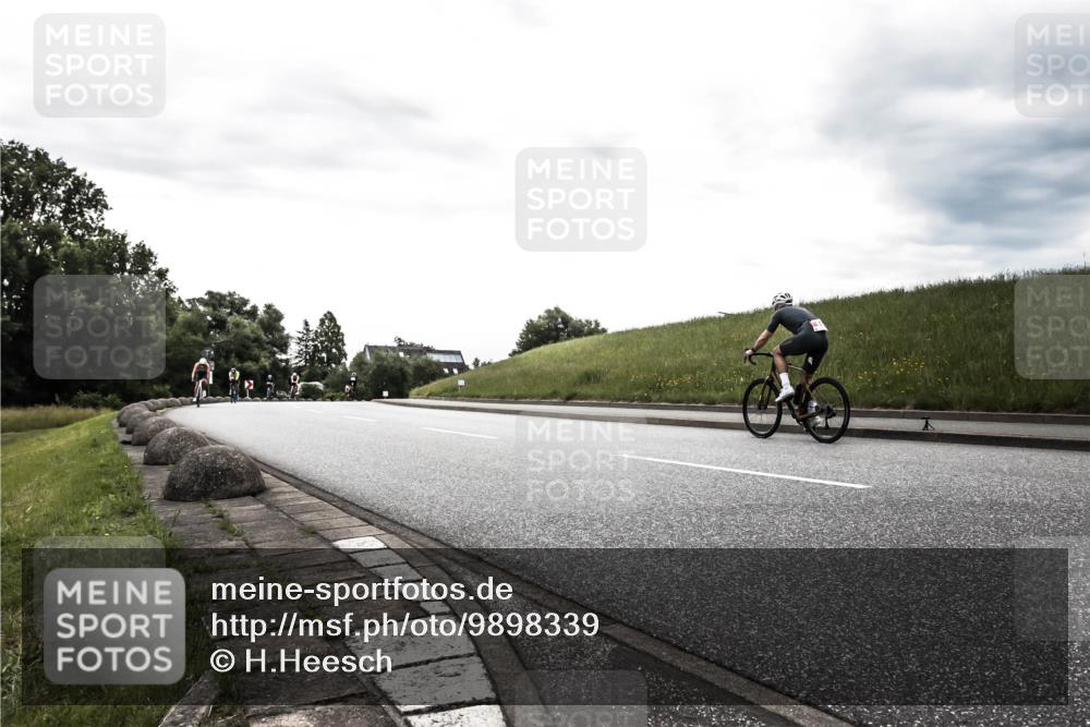 21.06.2026 - 29. Vierlanden-Triathlon H.Heesch http://msf.ph/oto/9898339 21.06.2026 09:58:25 Radfahren 202, 364, 375 meine-sportfotos.de