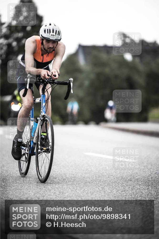 21.06.2026 - 29. Vierlanden-Triathlon H.Heesch http://msf.ph/oto/9898341 21.06.2026 10:04:50 Radfahren 86, 174, 329, 352, 365 meine-sportfotos.de