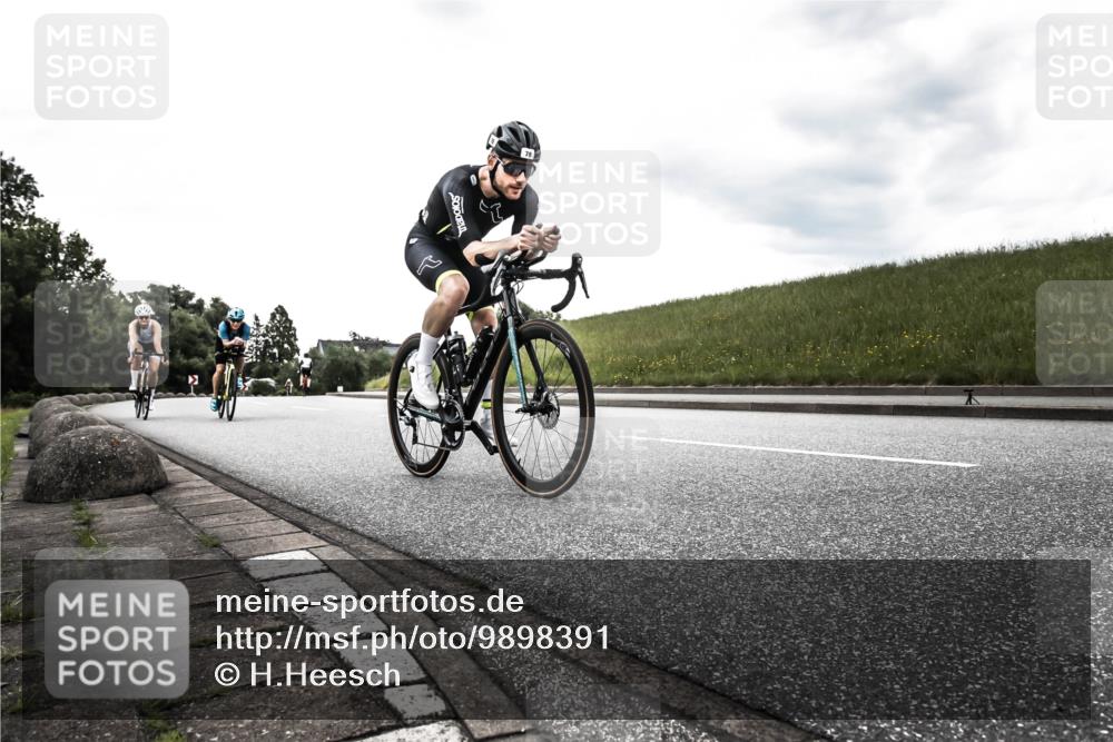 21.06.2026 - 29. Vierlanden-Triathlon H.Heesch http://msf.ph/oto/9898391 21.06.2026 10:02:11 Radfahren 55, 78, 265, 280, 301 meine-sportfotos.de