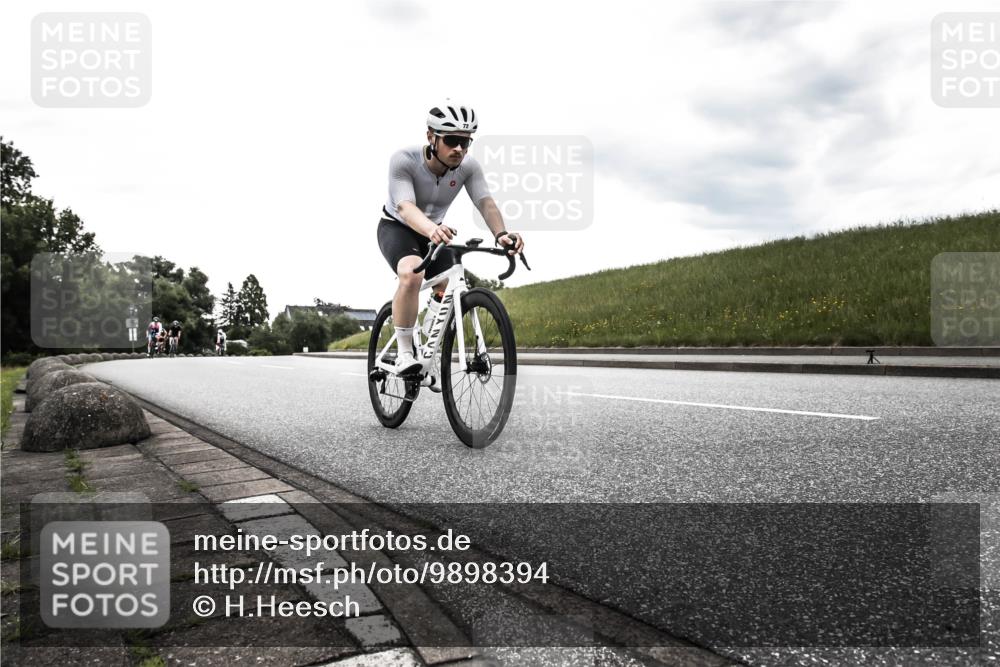 21.06.2026 - 29. Vierlanden-Triathlon H.Heesch http://msf.ph/oto/9898394 21.06.2026 10:02:22 Radfahren 72, 118, 119, 186, 273, 339 meine-sportfotos.de