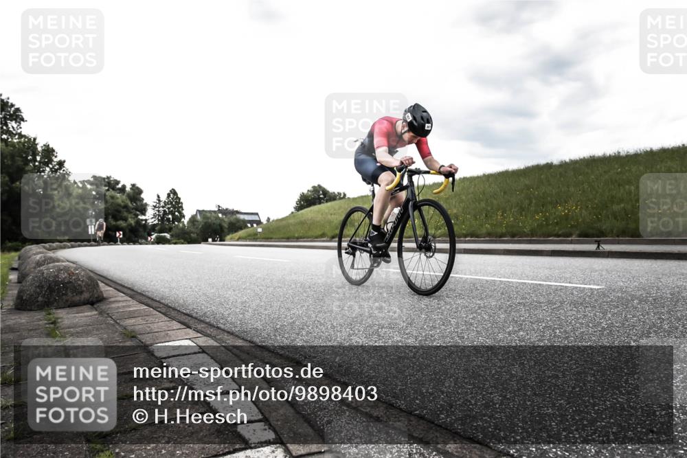 21.06.2026 - 29. Vierlanden-Triathlon H.Heesch http://msf.ph/oto/9898403 21.06.2026 10:02:42 Radfahren 56, 198, 245, 367 meine-sportfotos.de