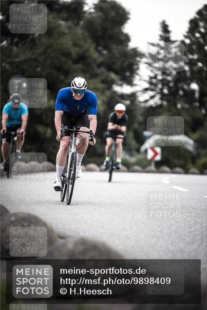 21.06.2026 - 29. Vierlanden-Triathlon H.Heesch http://msf.ph/oto/9898409 21.06.2026 10:04:57 Radfahren 130, 174, 292, 308, 332, 352 meine-sportfotos.de