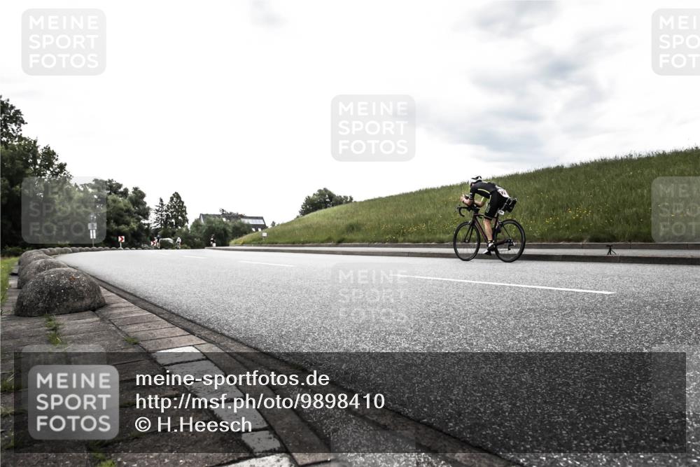 21.06.2026 - 29. Vierlanden-Triathlon H.Heesch http://msf.ph/oto/9898410 21.06.2026 10:02:56 Radfahren 224, 294 meine-sportfotos.de