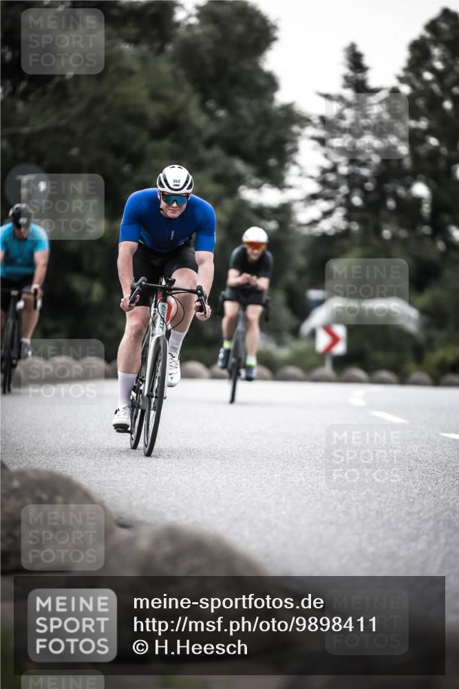 21.06.2026 - 29. Vierlanden-Triathlon H.Heesch http://msf.ph/oto/9898411 21.06.2026 10:04:57 Radfahren 130, 174, 292, 308, 332, 352 meine-sportfotos.de