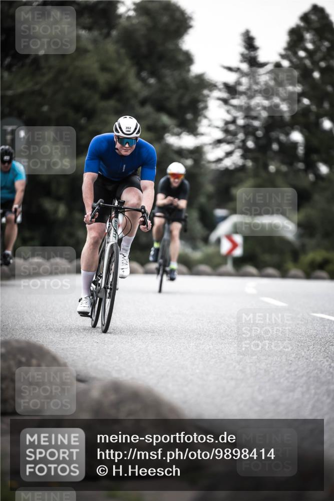 21.06.2026 - 29. Vierlanden-Triathlon H.Heesch http://msf.ph/oto/9898414 21.06.2026 10:04:57 Radfahren 130, 174, 292, 308, 332, 352 meine-sportfotos.de