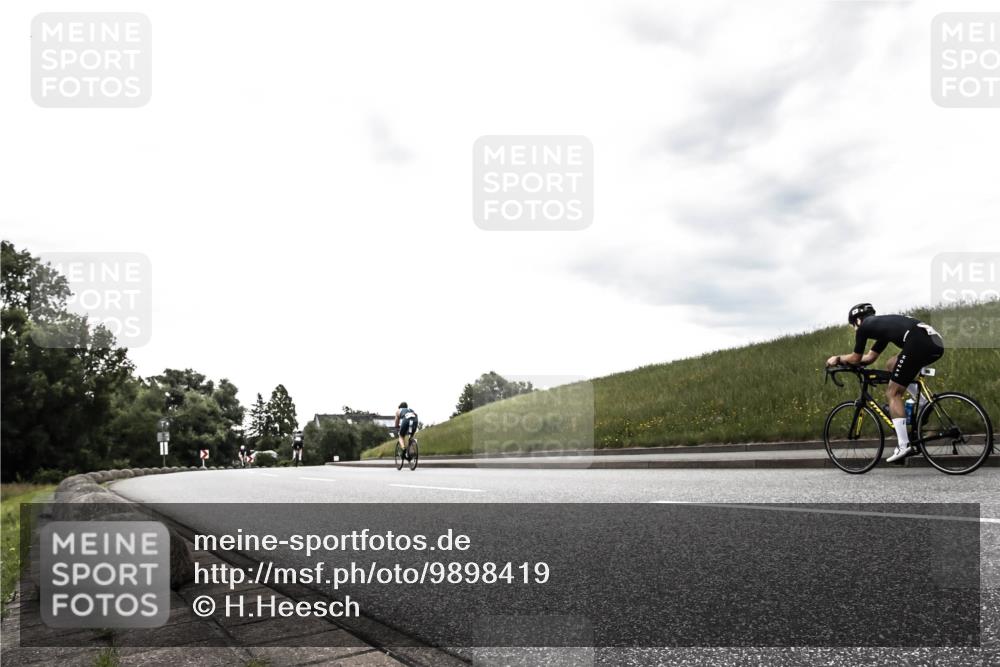 21.06.2026 - 29. Vierlanden-Triathlon H.Heesch http://msf.ph/oto/9898419 21.06.2026 10:03:23 Radfahren  meine-sportfotos.de