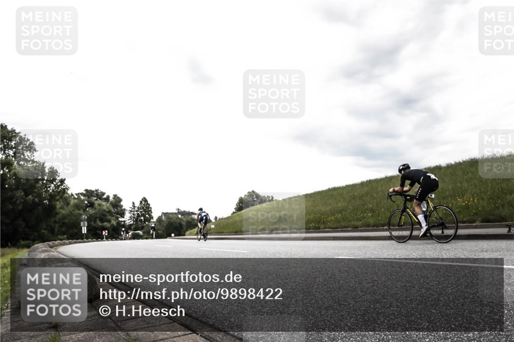 21.06.2026 - 29. Vierlanden-Triathlon H.Heesch http://msf.ph/oto/9898422 21.06.2026 10:03:24 Radfahren  meine-sportfotos.de