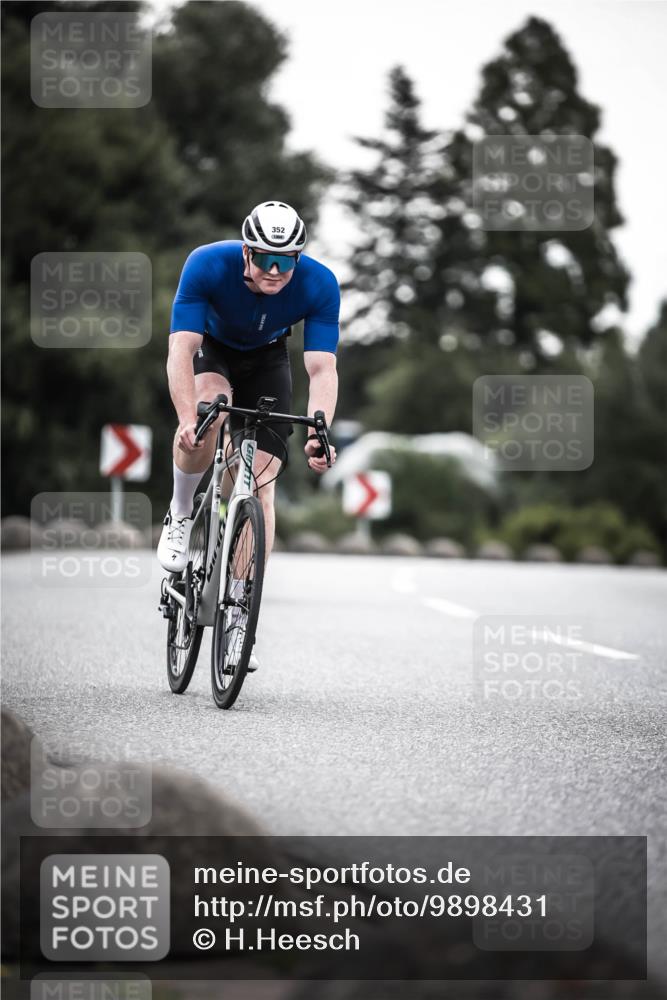 21.06.2026 - 29. Vierlanden-Triathlon H.Heesch http://msf.ph/oto/9898431 21.06.2026 10:04:57 Radfahren 130, 174, 292, 308, 332, 352 meine-sportfotos.de
