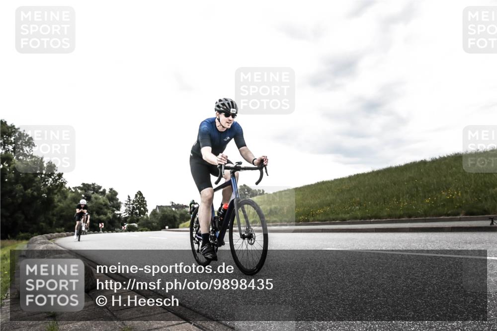 21.06.2026 - 29. Vierlanden-Triathlon H.Heesch http://msf.ph/oto/9898435 21.06.2026 10:04:21 Radfahren 90, 260, 324, 350, 379 meine-sportfotos.de